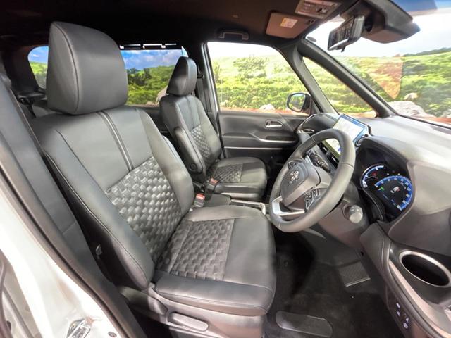 ヴォクシー ハイブリッドS-Z 登録済未使用車 両側電動ドア 全周囲カメラ 衝突被害軽減システム レーダークルーズ 電動リアゲート ハーフレザーシート コーナーセンサー スマートキー LEDヘッド ETC2.0(8枚目)