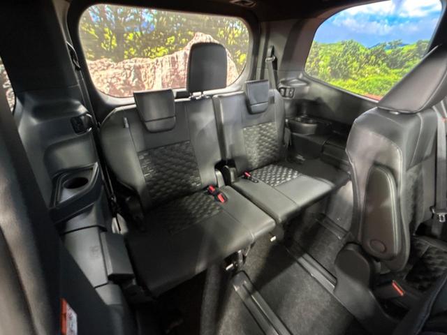 ヴォクシー ハイブリッドS-Z 登録済未使用車 両側電動ドア 全周囲カメラ 衝突被害軽減システム レーダークルーズ 電動リアゲート ハーフレザーシート コーナーセンサー スマートキー LEDヘッド ETC2.0(10枚目)