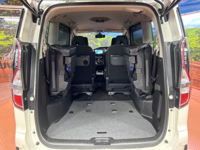 セレナ e-パワー ハイウェイスターV 両側電動ドア 純正SDナビ 全周囲カメラ 衝突被害軽減システム レーダークルーズ 禁煙車 コーナーセンサー スマートキー LEDヘッド ビルトインETC 純正15インチアルミ オートハイビーム(11枚目)