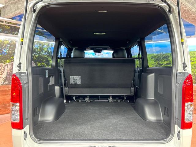 ハイエースバン ロングスーパーＧＬ　ダークプライムＳ　禁煙車　両側パワースライドドア　１００Ｖ電源　衝突被軽減装置　ハーフレザーシート　デジタルインナーミラ　コーナーセンサー　スマートキー　ＬＥＤヘッド　オートハイビーム　車線逸脱警報（10枚目）