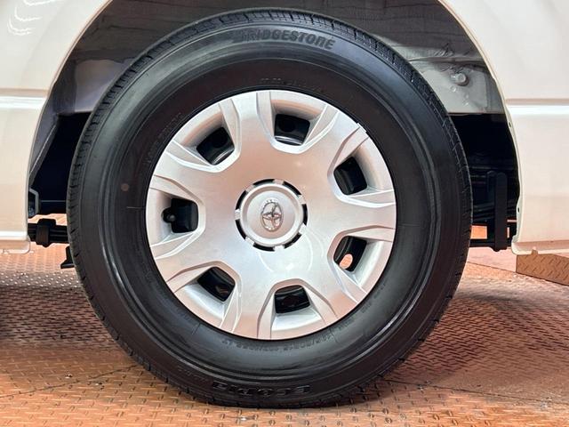 ハイエースバン ロングスーパーＧＬ　ダークプライムＳ　禁煙車　両側パワースライドドア　１００Ｖ電源　衝突被軽減装置　ハーフレザーシート　デジタルインナーミラ　コーナーセンサー　スマートキー　ＬＥＤヘッド　オートハイビーム　車線逸脱警報（21枚目）
