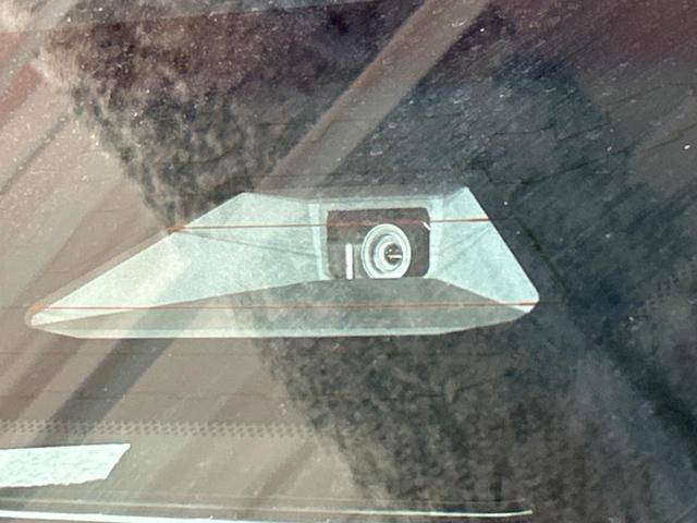 ランドクルーザー２５０ ＺＸ　禁煙車　サンルーフ　純正１２インチナビ　パノラマティックビューモニター　ＪＢＬサウンド　トヨタセーフティセンス　レーダークルーズ　電動リアゲート　デジタルインナーミラー　ドラレコ　三眼ＬＥＤヘッド（5枚目）