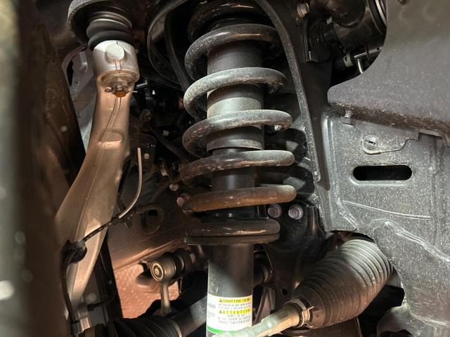 ランドクルーザー２５０ ＺＸ　禁煙車　サンルーフ　純正１２インチナビ　パノラマティックビューモニター　ＪＢＬサウンド　トヨタセーフティセンス　レーダークルーズ　電動リアゲート　デジタルインナーミラー　ドラレコ　三眼ＬＥＤヘッド（21枚目）