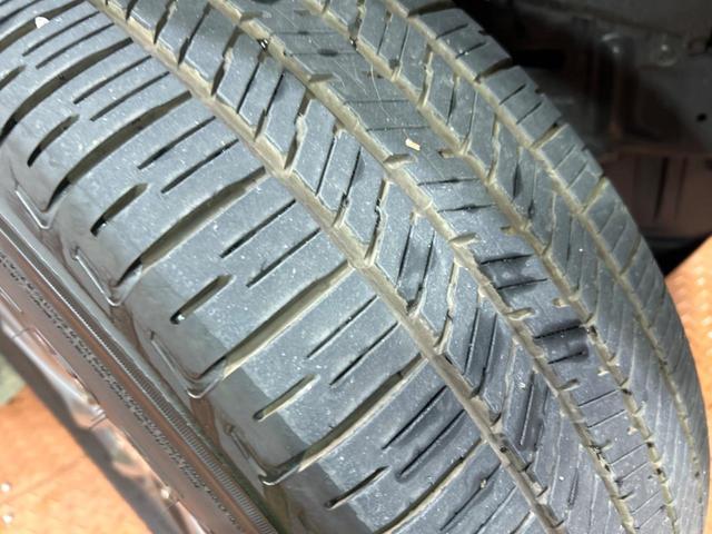 ランドクルーザー２５０ ＺＸ　禁煙車　サンルーフ　純正１２インチナビ　パノラマティックビューモニター　ＪＢＬサウンド　トヨタセーフティセンス　レーダークルーズ　電動リアゲート　デジタルインナーミラー　ドラレコ　三眼ＬＥＤヘッド（24枚目）