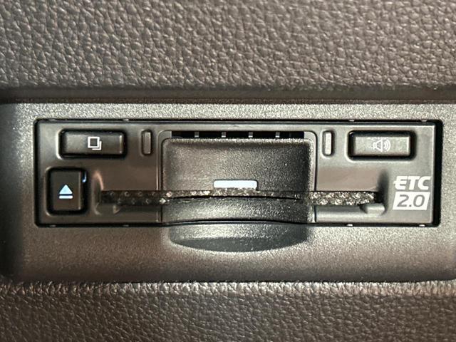 ランドクルーザー２５０ ＺＸ　禁煙車　サンルーフ　純正１２インチナビ　パノラマティックビューモニター　ＪＢＬサウンド　トヨタセーフティセンス　レーダークルーズ　電動リアゲート　デジタルインナーミラー　ドラレコ　三眼ＬＥＤヘッド（43枚目）