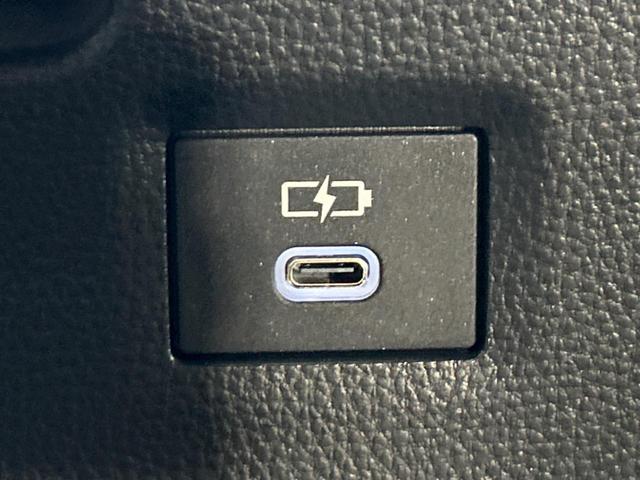 ランドクルーザー２５０ ＺＸ　禁煙車　サンルーフ　純正１２インチナビ　パノラマティックビューモニター　ＪＢＬサウンド　トヨタセーフティセンス　レーダークルーズ　電動リアゲート　デジタルインナーミラー　ドラレコ　三眼ＬＥＤヘッド（52枚目）