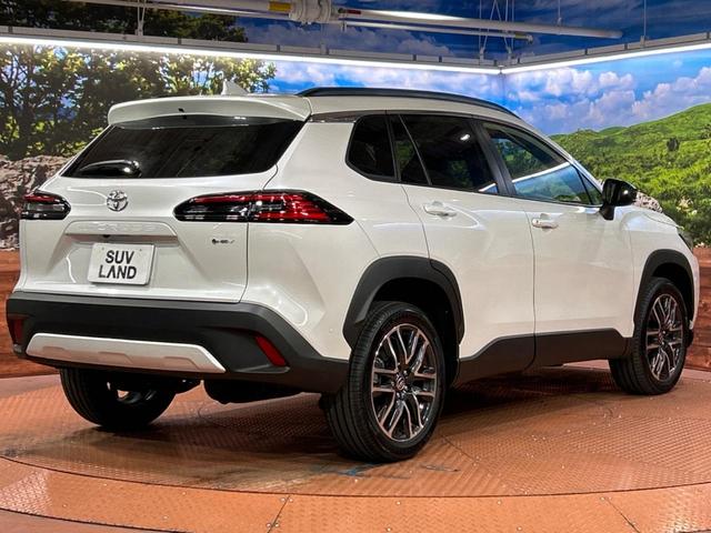 カローラクロス ハイブリッド　Ｚ　禁煙車　純正１０型ナビ　全周囲カメラ　前席シートヒーター＆ベンチレーション　トヨタセーフティセンス　レーダークルーズ　ブラインドスポットモニター　パワーバックドア　純正１８インチアルミ　ＬＥＤヘッド（17枚目）