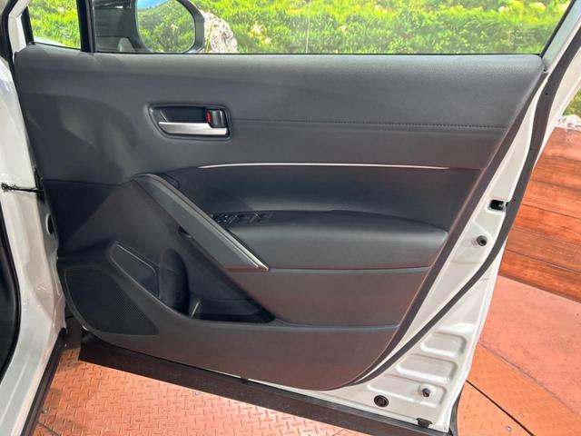 カローラクロス ハイブリッド　Ｚ　禁煙車　純正１０型ナビ　全周囲カメラ　前席シートヒーター＆ベンチレーション　トヨタセーフティセンス　レーダークルーズ　ブラインドスポットモニター　パワーバックドア　純正１８インチアルミ　ＬＥＤヘッド（46枚目）