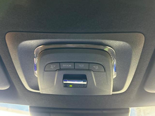 カローラクロス ハイブリッド　Ｚ　禁煙車　純正１０型ナビ　全周囲カメラ　前席シートヒーター＆ベンチレーション　トヨタセーフティセンス　レーダークルーズ　ブラインドスポットモニター　パワーバックドア　純正１８インチアルミ　ＬＥＤヘッド（53枚目）