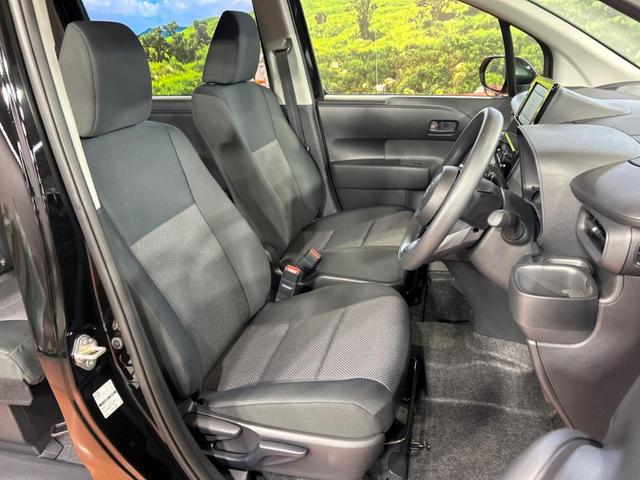 シエンタ ハイブリッドＸ　登録済み未使用車　トヨタセーフティセンス　レーダークルーズ　ＬＥＤヘッド　パワースライドドア　オートエアコン　スマートキー　横滑り防止装置　車線逸脱防止装置　オートハイビーム　パワーウインドウ（8枚目）