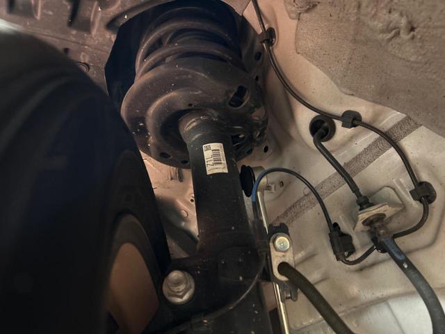 シエンタ ハイブリッドＺ　禁煙車　純正１０型ナビ　全周囲カメラ　トヨタセーフティセンス　ブラインドスポットモニター　レーダークルーズ　両側パワースライドドア　純正オプション１５インチアルミ　ＬＥＤヘッド　スマートキー　ＥＴＣ（20枚目）