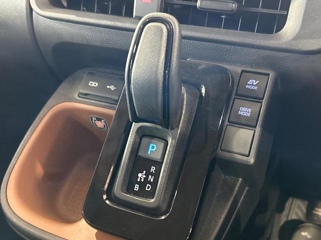 シエンタ ハイブリッドＺ　禁煙車　純正１０型ナビ　全周囲カメラ　トヨタセーフティセンス　ブラインドスポットモニター　レーダークルーズ　両側パワースライドドア　純正オプション１５インチアルミ　ＬＥＤヘッド　スマートキー　ＥＴＣ（24枚目）