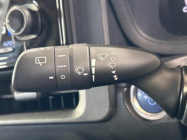 シエンタ ハイブリッドＺ　禁煙車　純正１０型ナビ　全周囲カメラ　トヨタセーフティセンス　ブラインドスポットモニター　レーダークルーズ　両側パワースライドドア　純正オプション１５インチアルミ　ＬＥＤヘッド　スマートキー　ＥＴＣ（30枚目）