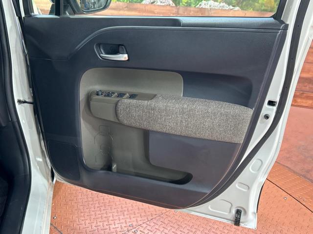 シエンタ ハイブリッドＺ　禁煙車　純正１０型ナビ　全周囲カメラ　トヨタセーフティセンス　ブラインドスポットモニター　レーダークルーズ　両側パワースライドドア　純正オプション１５インチアルミ　ＬＥＤヘッド　スマートキー　ＥＴＣ（40枚目）