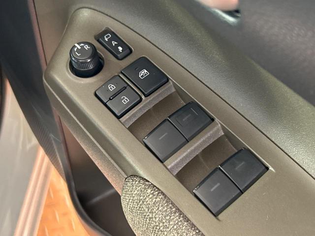 シエンタ ハイブリッドＺ　禁煙車　純正１０型ナビ　全周囲カメラ　トヨタセーフティセンス　ブラインドスポットモニター　レーダークルーズ　両側パワースライドドア　純正オプション１５インチアルミ　ＬＥＤヘッド　スマートキー　ＥＴＣ（44枚目）