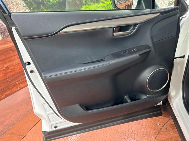 ＮＸ ＮＸ２００ｔ　Ｉパッケージ　禁煙車　ガラスルーフ　純正ＳＤナビ　バックカメラ　衝突被害軽減システム　レーダークルーズ　ドラレコ　コーナーセンサー　スマートキー　３眼ＬＥＤヘッドライト　ＥＴＣ（45枚目）
