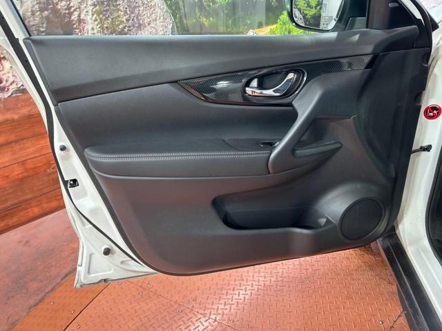 エクストレイル ２０Ｘｉ　ハイブリッド　禁煙車　純正ナビ　全周囲カメラ　衝突被害軽減システム　レーダークルーズ　パワーバックドア　デジタルインナーミラー　ブラインドスポットモニター　レーンキープコーナーセンサー　スマートキー　ＥＴＣ（32枚目）