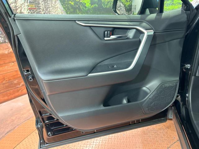 ＲＡＶ４ ハイブリッドＧ　禁煙車　サンルーフ　純正１０型ナビ　全周囲カメラ　衝突被害軽減装置　レーダークルーズ　パワーバックドア　１００Ｖ電源　前席シートエアコン　メモリ付きパワーシート　ブラインドスポットモニター　ドラレコ（47枚目）