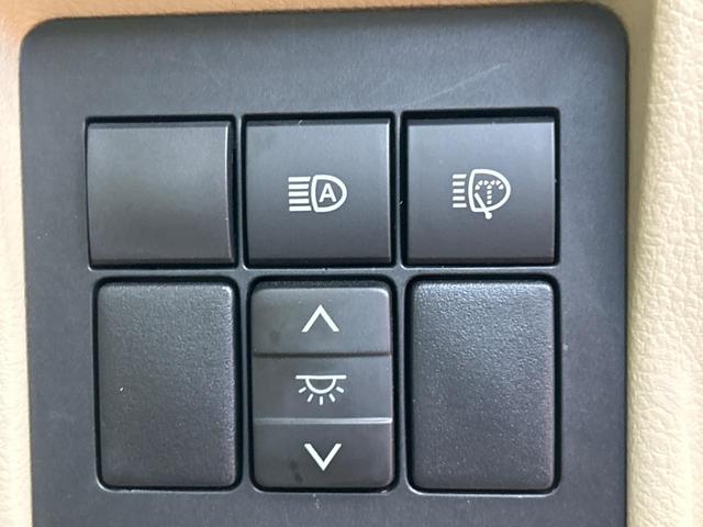 ランドクルーザープラド ＴＸ　Ｌパッケージ　マットブラックエディション　禁煙車　７人乗り　サンルーフ　ＳＤナビ　バックカメラ　トヨタセーフティセンス　レーダークルーズ　レザーシート　前席シートエアコン　ドラレコ　コーナーセンサー　スマートキー　ＬＥＤヘッド（32枚目）