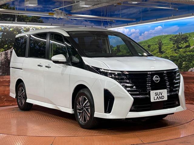 セレナ ハイウェイスターＶ　登録済み未使用車　メーカーオプション１２型ナビ　全周囲カメラ　エマージェンシーブレーキ　プロパイロット　両側パワースライドドア　ブラインドスポットモニター　ＬＥＤヘッド　純正１６インチアルミ　ＥＴＣ（17枚目）