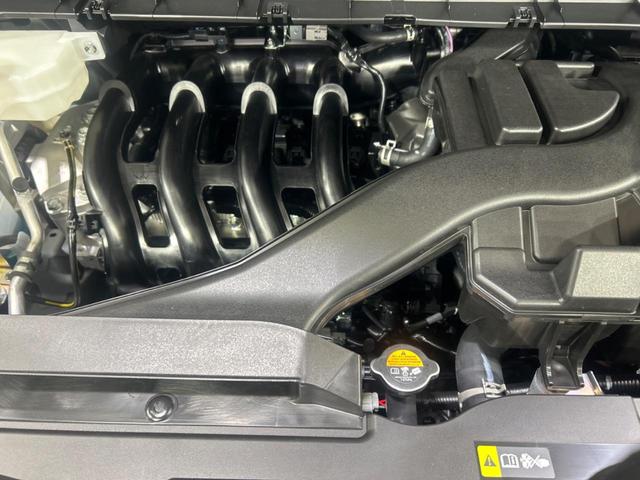 セレナ ハイウェイスターＶ　登録済み未使用車　メーカーオプション１２型ナビ　全周囲カメラ　エマージェンシーブレーキ　プロパイロット　両側パワースライドドア　ブラインドスポットモニター　ＬＥＤヘッド　純正１６インチアルミ　ＥＴＣ（18枚目）