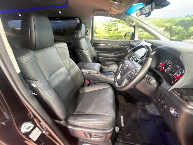 アルファード ２．５Ｓ　Ｃパッケージ　禁煙車　ＪＢＬサウンド　純正９型ナビ　全周囲カメラ　フリップダウン　ブラインドスポットモニター　デジタルインナーミラー　両側パワースライドドア　前席シートヒーター＆ベンチレーション　ＬＥＤヘッド（8枚目）