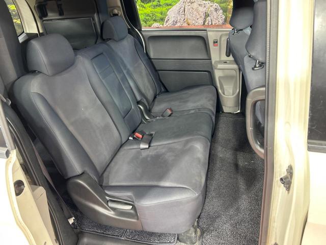 フリード Ｇ　エアロ　ジャストセレクション　禁煙車　パワースライドドア　純正ナビ　バックカメラ　ＥＴＣ　Ｂｌｕｅｔｏｏｔｈ接続　ＣＤ／ＤＶＤ再生　オートエアコン　ＨＩＤヘッド　純正１５インチアルミ　オートライト　フルセグＴＶ　パワーウインドウ（9枚目）