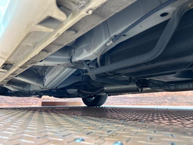 フリード Ｇ　エアロ　ジャストセレクション　禁煙車　パワースライドドア　純正ナビ　バックカメラ　ＥＴＣ　Ｂｌｕｅｔｏｏｔｈ接続　ＣＤ／ＤＶＤ再生　オートエアコン　ＨＩＤヘッド　純正１５インチアルミ　オートライト　フルセグＴＶ　パワーウインドウ（41枚目）