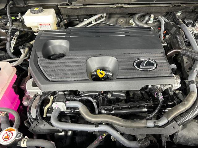 ＮＸ ＮＸ３５０ｈ　Ｆスポーツ　禁煙車　サンルーフ　純正１４型ナビ　全周囲カメラ　１００Ｖ電源　衝突軽減装置　レーダークルーズ　オレンジキャリパー　黒レザーシート　電動リアゲート　全席シートヒーター　前席シートエアコン　パワーシート（18枚目）