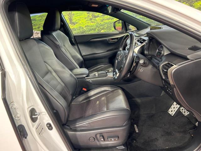 ＮＸ ＮＸ３００ｈ　Ｆスポーツ　禁煙車　純正１０．３インチナビ　パノラミックビューモニター　レーダークルーズコントロール　パワーバックドア　ブラインドスポットモニター　ステアリングヒーター　ＥＴＣ　パワーシート　コーナーセンサー（8枚目）