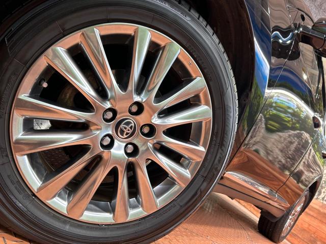 ハリアー プレミアム　アドバンスドパッケージ　禁煙車　純正９型ナビ　ＪＢＬサウンドシステム　全周囲カメラ　衝突被害軽減システム　レーダークルーズコントロール　電動リアゲート　パワーシート　ドライブレコーダー　コーナーセンサー　スマートキー　ＥＴＣ（14枚目）