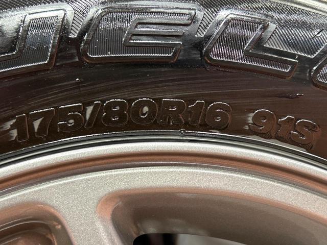 ジムニー XC 禁煙車 4WD MT車 衝突被害軽減システム スマートキー 前席シートヒーター LEDヘッド クルコン 純正16インチアルミ オートライト オートエアコン LEDフォグ(21枚目)