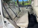 後部座席も気になるようなキズ・汚れやへたり等、大きなダメージはなく、良好な状態です。