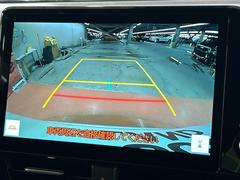 【バックカメラ】駐車時に後方がリアルタイム映像で確認できます。大型商業施設や立体駐車場での駐車時や、夜間のバック時に大活躍！運転スキルに関わらず、今や必須となった装備のひとつです！ 5