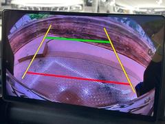 【バックカメラ】駐車時に後方がリアルタイム映像で確認できます。大型商業施設や立体駐車場での駐車時や、夜間のバック時に大活躍！運転スキルに関わらず、今や必須となった装備のひとつです！ 4