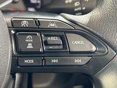 �ڥ졼�������롼������ȥ�����۹�®ƻϩ�Ǥ�Ĺ��Υ���Ԥ��ڤˡ�����ư��®�٤��ݤĥ��롼������ȥ����뤬�����ͷڸ������ƥ��Ϣ�Ȥ��������μ�ξ���Τ��Ƽִ֤��ݤĤ褦��®��Ĵ�ᤷ�Ƥ���ޤ����� 4