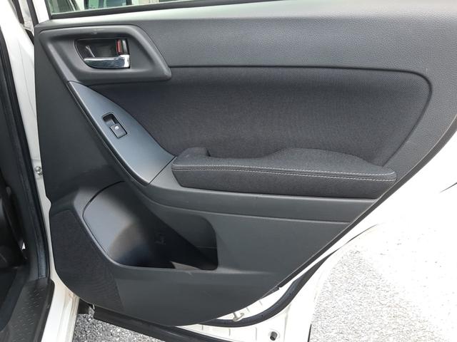 フォレスター ２．０ｉ－Ｌ　４ＷＤ　６速ＭＴ　オートクルーズコントロール　シートヒーター　社外メモリーナビ　フルセグＴＶ　バックカメラ　ＣＤ／ＤＶＤ　ＵＳＢ　Ｂｌｕｅｔｏｏｔｈ　ＥＴＣ　ＨＩＤライト　フォグランプ　横滑り防止（42枚目）