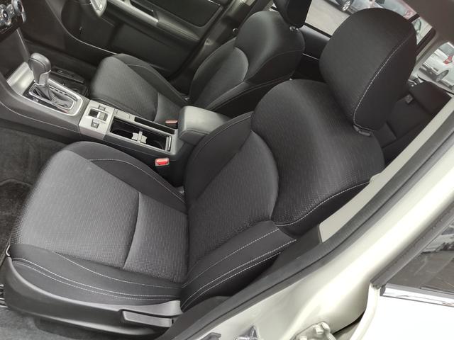 レヴォーグ １．６ＧＴアイサイト　４ＷＤ　前後クリアランスソナー　プッシュスタート　バックカメラ　純正ＳＤナビ地デジ　ビルトインＥＴＣ　アイサイトＶｅｒ３　衝突軽減ブレーキ　誤発進抑制　車線逸脱警報　ＬＥＤヘッドライト　純正１７ＡＷ（34枚目）
