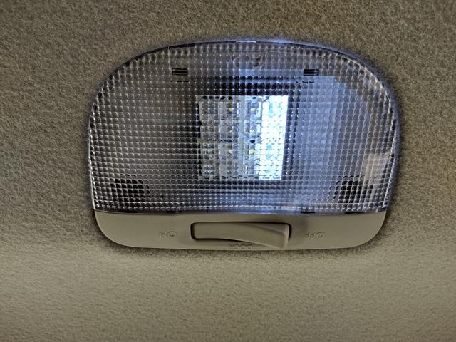 インプレッサスポーツ ２．０ｉアイサイト　大型リアスポイラー　禁煙車　アイサイトＶｅｒ２　Ｐスタート　スマートキー　パドルシフト　ＳＤナビ　Ｂｌｕｅｔｏｏｔｈオーディオ　ハンズフリー　ＥＴＣ　地デジＴＶ　レーダークルコン　衝突軽減ブレーキ（73枚目）