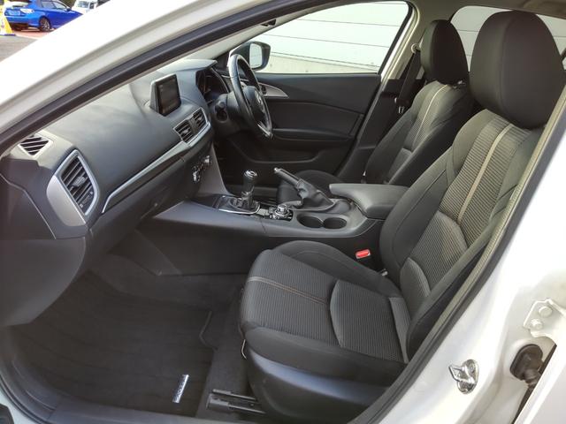 アクセラ １５Ｓ　６速ＭＴ　純正ＳＤナビ　ＥＴＣ　Ｂカメラ　Ｐスタート　ＬＥＤヘッドライト　オートハイビーム　自動防眩ミラー　衝突軽減ブレーキ　障害物センサー　クルーズコントロール　Ｂｌｕｅｔｏｏｔｈオーディオ（14枚目）