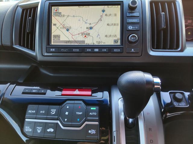 ステップワゴンスパーダ Ｚ　ＨＤＤナビエディション　フリップダウン　全周囲カメラ　両側パワスラ　ＨＤＤナビゲーション　ハンズフリー　バックカメラ　フロント・サイドカメラ　ビルトインＥＴＣ　スマートキー　横滑り防止装置（2枚目）