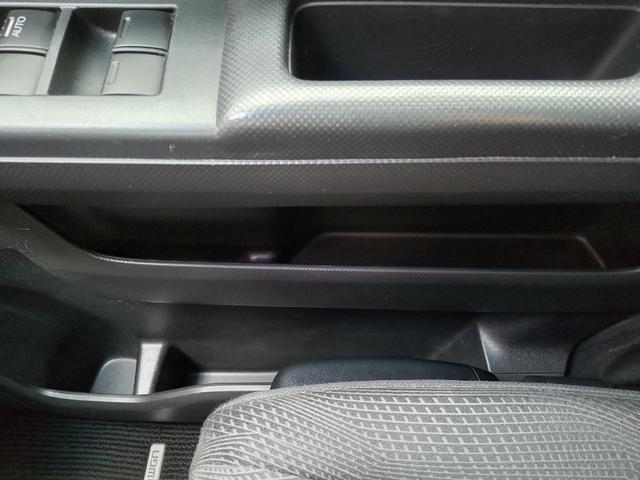 ステップワゴンスパーダ Ｚ　ＨＤＤナビエディション　フリップダウン　全周囲カメラ　両側パワスラ　ＨＤＤナビゲーション　ハンズフリー　バックカメラ　フロント・サイドカメラ　ビルトインＥＴＣ　スマートキー　横滑り防止装置（42枚目）