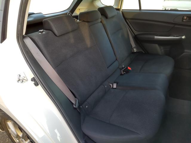 インプレッサスポーツ １．６ｉ　ＥＴＣ　ＣＤオーディオ　ＵＳＢ接続　ＡＵＸ接続　横滑り防止　キーレス　社外１５インチアルミホイール　スタッドレスタイヤ　電格ミラー　マニュアルモード付ＣＶＴ　盗難防止装置　パワーウィンドウ（12枚目）