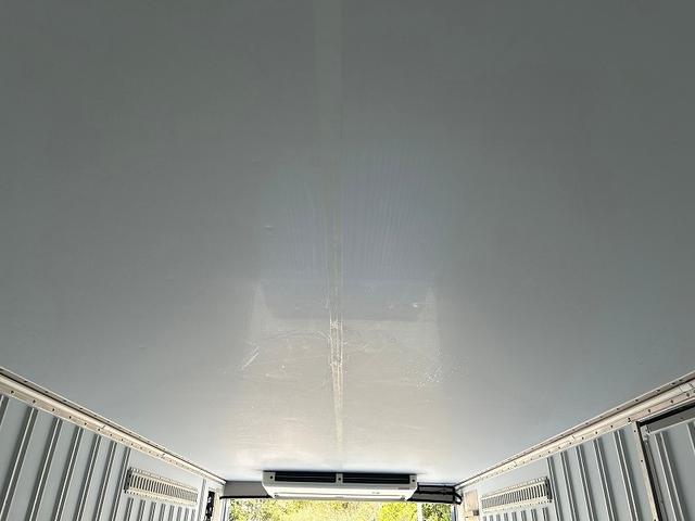 　冷凍バン・低温・観音式・助手席側サイドドア・日本フルハーフ・６２ワイド・格納パワーゲート付き(18枚目)