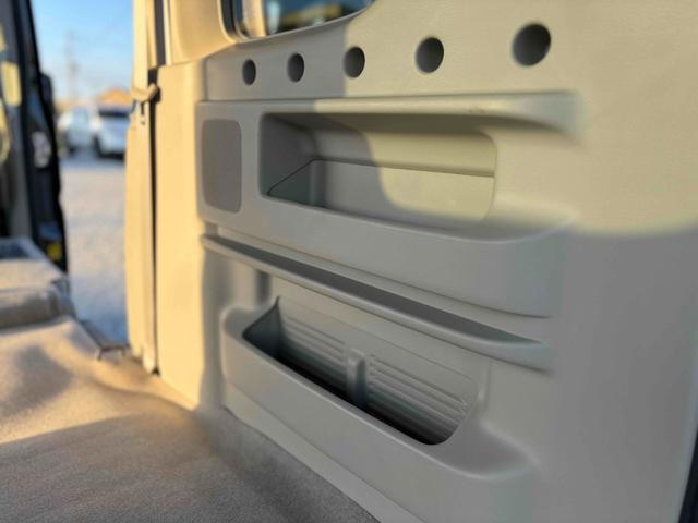 エブリイワゴン ＰＺターボスペシャル　両側パワースライドドア　ＥＴＣ　社外フルセグナビ　バックカメラ　ドライブレコーダー　電動サイドステップ　スマートキー　ＨＩＤヘッドライト！！（63枚目）