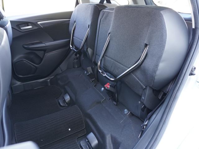 シャトル ハイブリッドＺ　ワンオーナー車　純正７インチナビ（ＶＸＭ－１５２ＶＦｉ）　フルセグ　リアカメラ　ＥＴＣ　衝突軽減ブレーキ　シートヒーター　デュアルオートエアコン　パドルシフト　クルーズコントロール　ＬＥＤオートライト（10枚目）