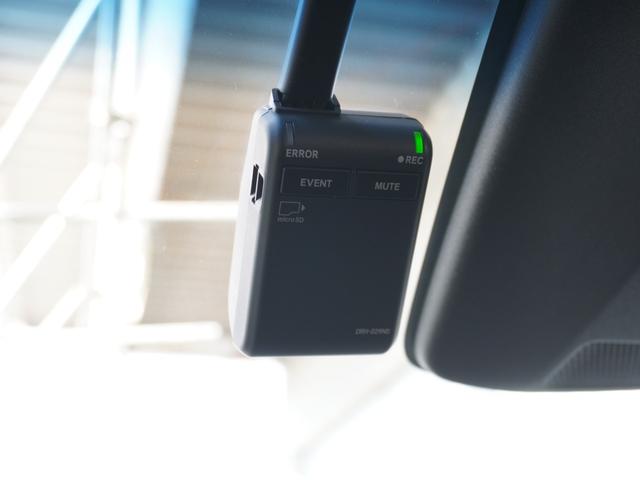 オデッセイハイブリッド ｅ：ＨＥＶアブソルート・ＥＸ　弊社デモカー　１１．４インチナビ　（ＬＸＭ－２４７ＶＦＬｉ）　フルセグ　全周囲カメラ　ＥＴＣ　ドラレコ（ナビ連動）　前後障害物センサー　電動リアゲート・本革シート　シートヒーター　ブラインドスポット（5枚目）