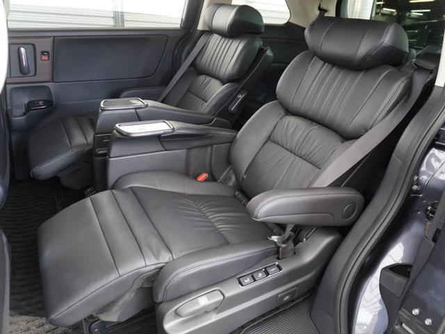 オデッセイハイブリッド ｅ：ＨＥＶアブソルート・ＥＸ　弊社デモカー　１１．４インチナビ　（ＬＸＭ－２４７ＶＦＬｉ）　フルセグ　全周囲カメラ　ＥＴＣ　ドラレコ（ナビ連動）　前後障害物センサー　電動リアゲート・本革シート　シートヒーター　ブラインドスポット（11枚目）