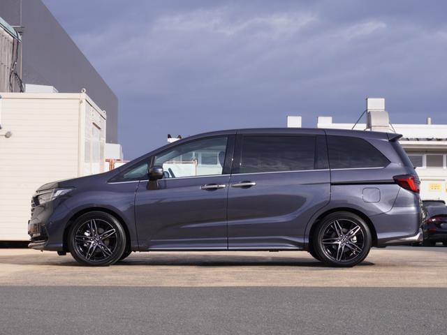 オデッセイハイブリッド ｅ：ＨＥＶアブソルート・ＥＸ　弊社デモカー　１１．４インチナビ　（ＬＸＭ－２４７ＶＦＬｉ）　フルセグ　全周囲カメラ　ＥＴＣ　ドラレコ（ナビ連動）　前後障害物センサー　電動リアゲート・本革シート　シートヒーター　ブラインドスポット（16枚目）