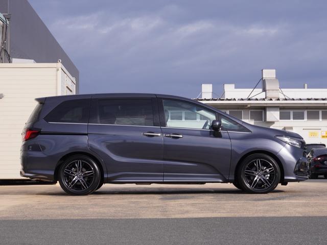 オデッセイハイブリッド ｅ：ＨＥＶアブソルート・ＥＸ　弊社デモカー　１１．４インチナビ　（ＬＸＭ－２４７ＶＦＬｉ）　フルセグ　全周囲カメラ　ＥＴＣ　ドラレコ（ナビ連動）　前後障害物センサー　電動リアゲート・本革シート　シートヒーター　ブラインドスポット（27枚目）